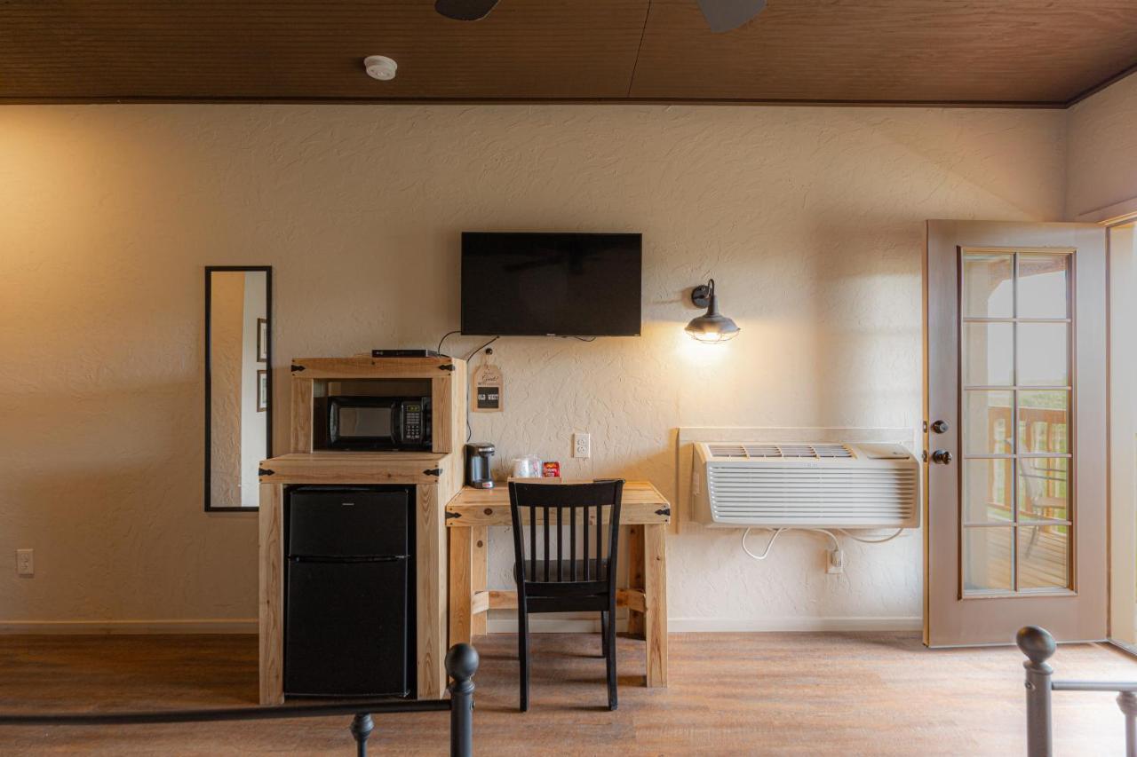 -Pet Friendly- Miners Cabin #6 - King Bed With Private Balcony Tombstone Extérieur photo