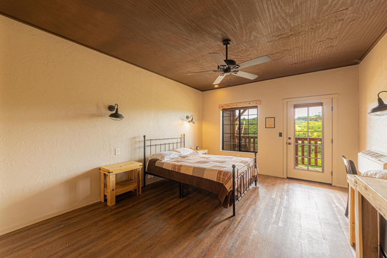 -Pet Friendly- Miners Cabin #6 - King Bed With Private Balcony Tombstone Extérieur photo