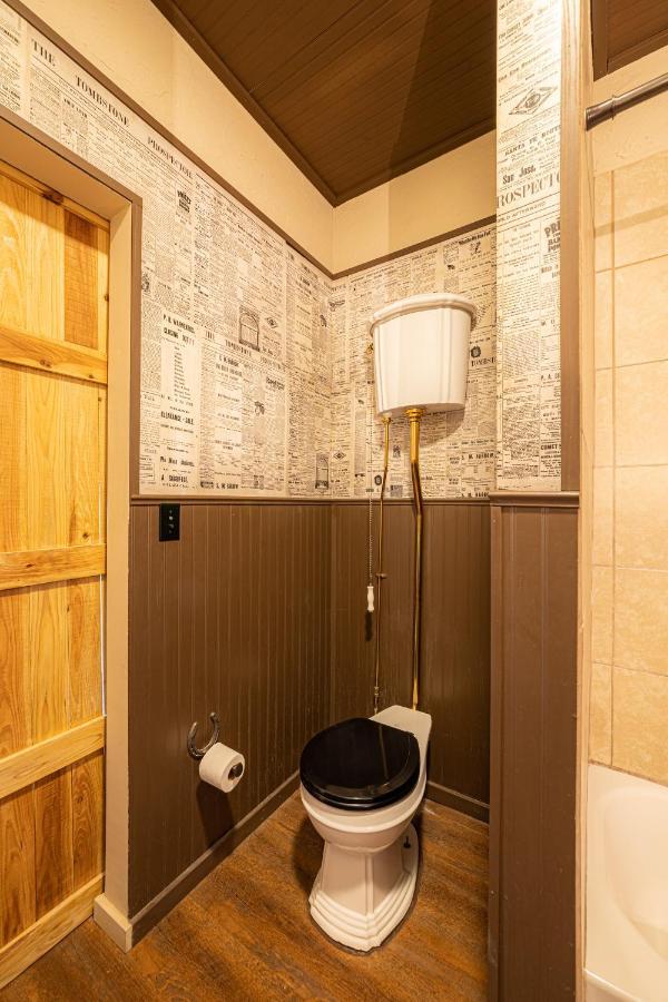 -Pet Friendly- Miners Cabin #6 - King Bed With Private Balcony Tombstone Extérieur photo
