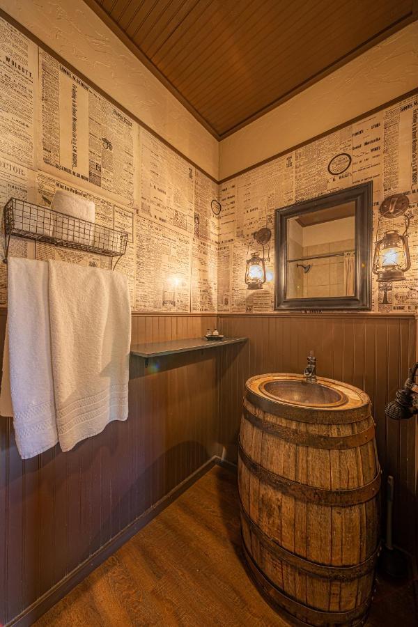 -Pet Friendly- Miners Cabin #6 - King Bed With Private Balcony Tombstone Extérieur photo